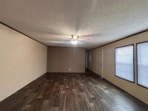 2017 LH168032LF  Home