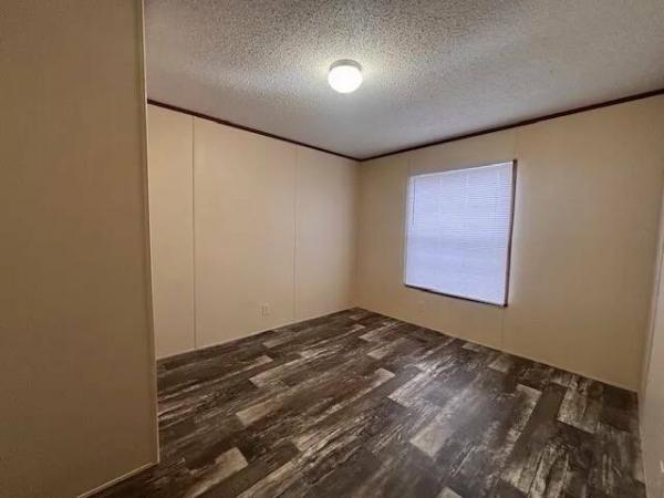 2017 LH168032LF  Home