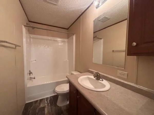 2017 LH168032LF  Home