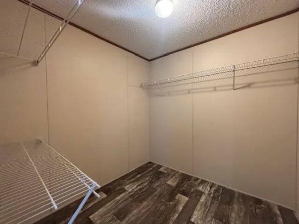 2017 LH168032LF  Home