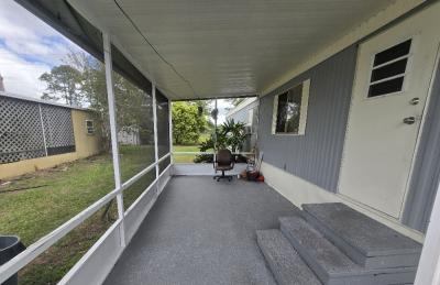 Photo 4 of 14 of home located at 7427 Molokai St Orlando, FL 32822