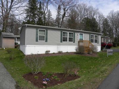 Photo 2 of 26 of home located at 51 Cresent City Mhp Clifton Park, NY 12065