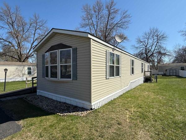 2006 Schult Manor Hill 8016-79-1 Manufactured Home