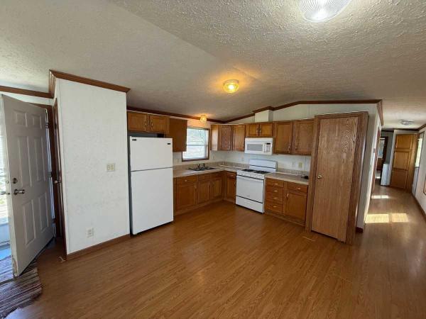 2006 Schult Manor Hill 8016-79-1 Manufactured Home