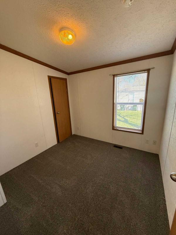 2006 Schult Manor Hill 8016-79-1 Manufactured Home