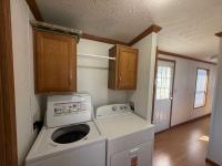 2006 Schult Manor Hill 8016-79-1 Manufactured Home