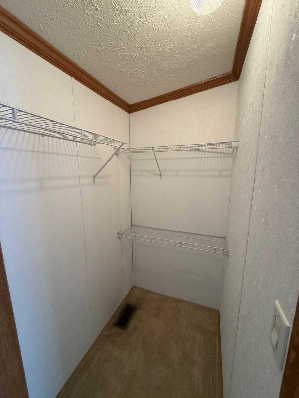 2006 Schult Manor Hill 8016-79-1 Manufactured Home