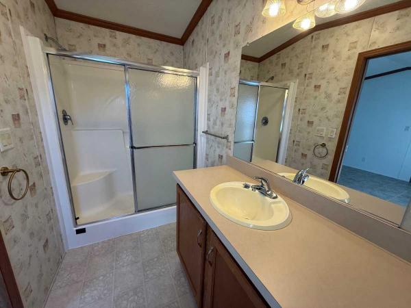 2006 Schult Manor Hill 8016-79-1 Manufactured Home