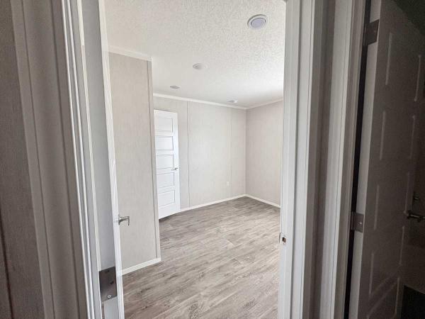 2026 Sunshine COM1670-608 Mobile Home