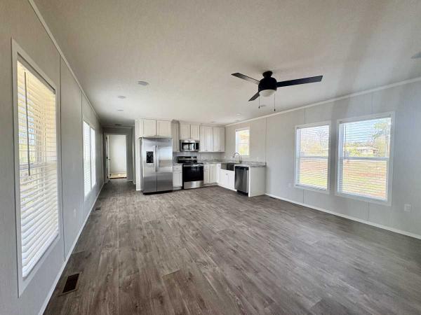 2026 Sunshine COM1670-608 Mobile Home