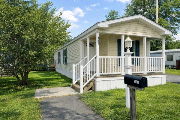 2018 Commodore Mobile Home For Sale