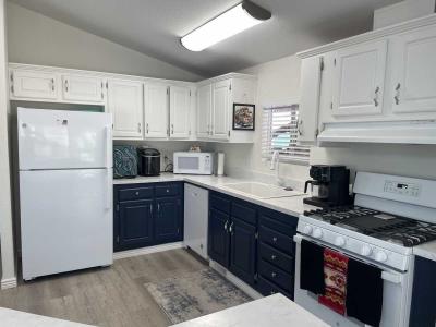 Photo 4 of 8 of home located at 2960 Silver Creek Road Lot 83 Bullhead City, AZ 86442