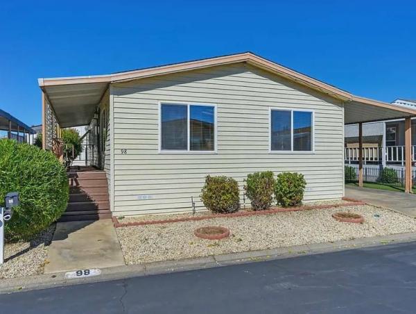 Photo 1 of 2 of home located at Cedarwood Mobile Home Park 98 Cantabrook St Sacramento, CA 95828