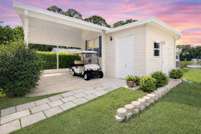 Photo 3 of 22 of home located at 2696 S. Pebblebrook Dr. Homosassa, FL 34448