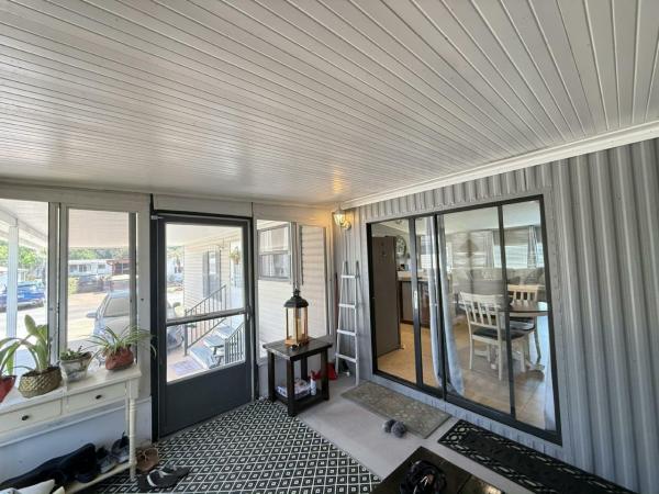 1985 Palm HS Manufactured Home