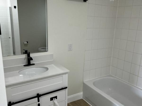 1976 ELEU Mobile Home