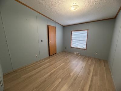 Photo 4 of 11 of home located at 29958 Meadow Lane Gibraltar, MI 48173