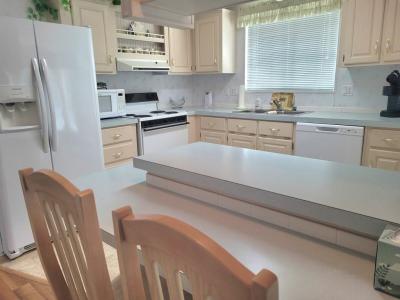 Photo 4 of 20 of home located at 5829 Naples Dr Zephyrhills, FL 33540