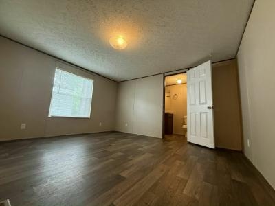 Photo 5 of 10 of home located at 7400 Glen Leaf Dr., #43 Shreveport, LA 71129