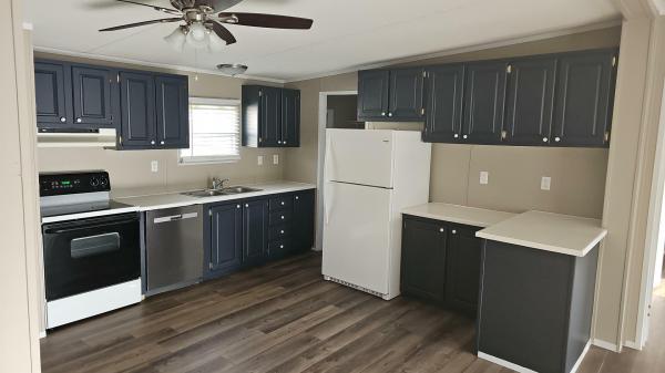 Photo 1 of 2 of home located at 601 S Vista Ln Lot #216 Edmond, OK 73034