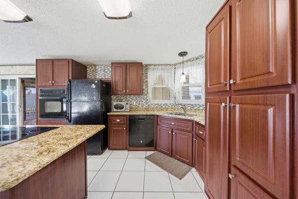 2000 Homes of Merit MERIT Mobile Home