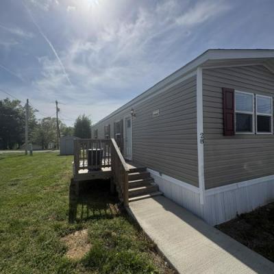 Photo 2 of 17 of home located at 2319 Greensburg Rd #28 Campbellsville, KY 42718