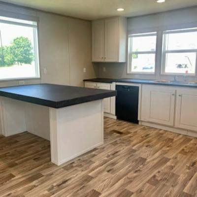 Photo 3 of 17 of home located at 2319 Greensburg Rd #28 Campbellsville, KY 42718