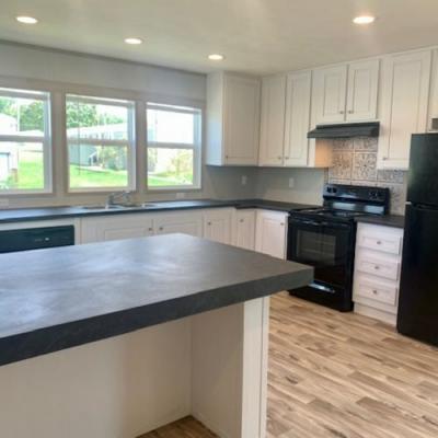 Photo 4 of 17 of home located at 2319 Greensburg Rd #28 Campbellsville, KY 42718