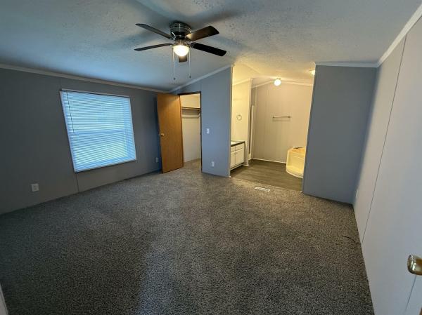 1999 COMMODORE 246  Home