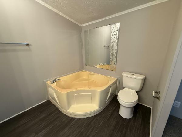 1999 COMMODORE 246  Home