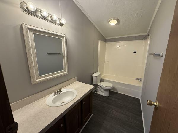 1999 COMMODORE 246  Home