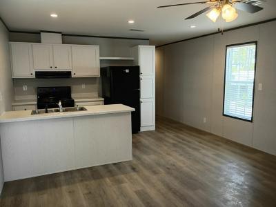 Photo 2 of 10 of home located at 10 Center Isle Lake Placid, FL 33852