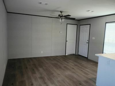 Photo 4 of 10 of home located at 10 Center Isle Lake Placid, FL 33852