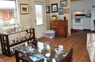 Photo 3 of 18 of home located at 324 Jacaranda Circle Venice, FL 34285