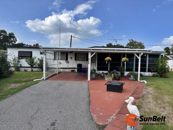 Photo 1 of 2 of home located at 3342 E Dean Street Leesburg, FL 34788