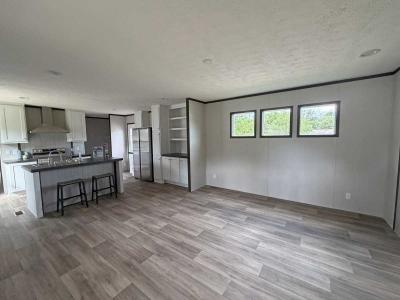 Photo 5 of 15 of home located at 5885 Lavey Lane #94 Baker, LA 70714