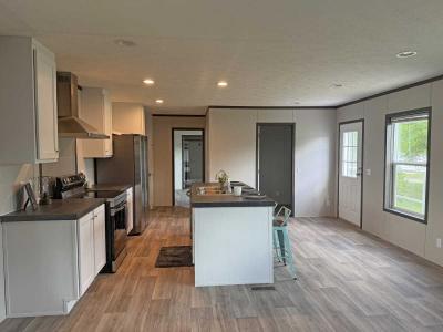 Photo 3 of 14 of home located at 5885 Lavey Lane #58 Baker, LA 70714