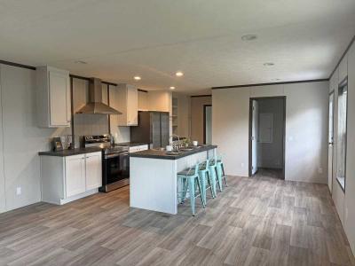 Photo 4 of 14 of home located at 5885 Lavey Lane #58 Baker, LA 70714