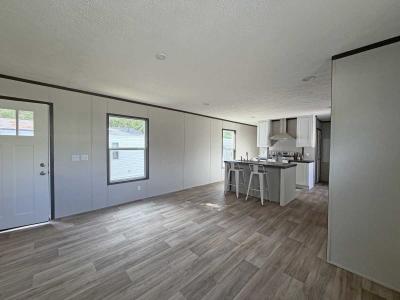 Photo 3 of 15 of home located at 5885 Lavey Lane #91 Baker, LA 70714