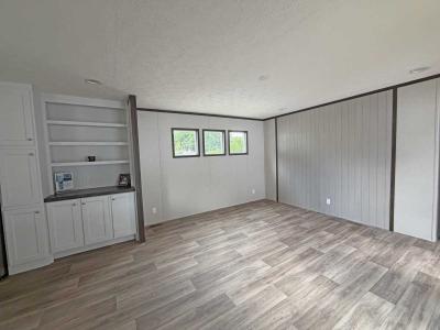 Photo 5 of 15 of home located at 5885 Lavey Lane #91 Baker, LA 70714