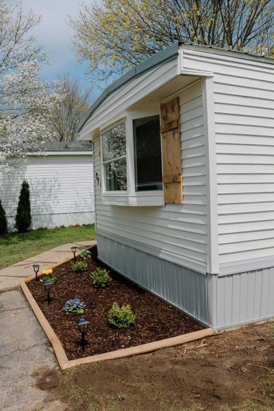 Photo 3 of 28 of home located at 351 N Squirrel Rd Auburn Hills, MI 48326