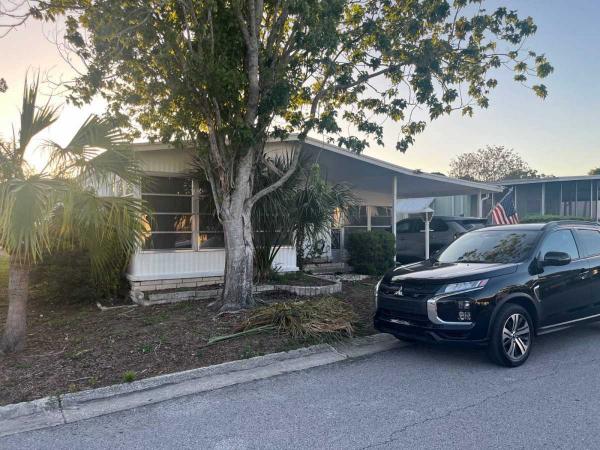 Photo 1 of 2 of home located at 122 Danny Drive Valrico, FL 33594