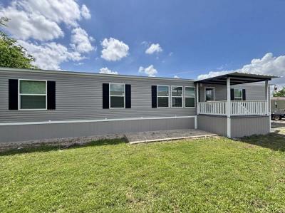 Photo 2 of 15 of home located at 435 Sandy Bass Lane Newark, TX 76071