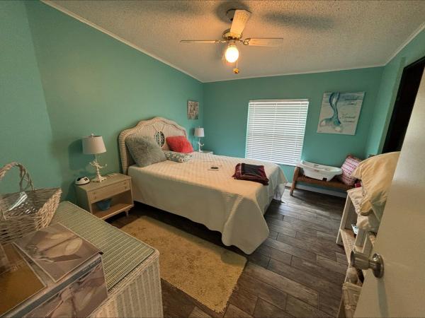 1990 Chandeleur Homes Mobile Home