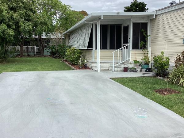 1996 Homes of Merit Mobile Home For Sale