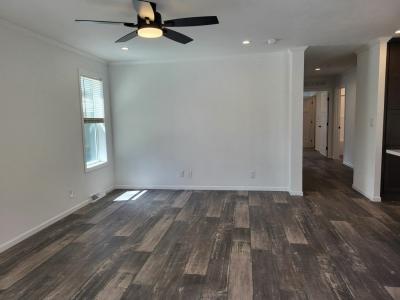 Photo 4 of 21 of home located at 1116 Candlewood Road Elgin, IL 60123