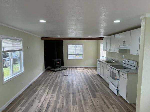 1980 Governor Mobile Home