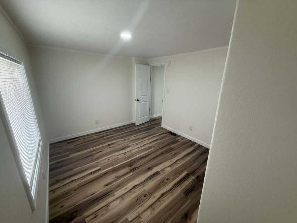 1980 Governor Mobile Home