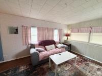 1975 Chateau Single Section Mobile Home