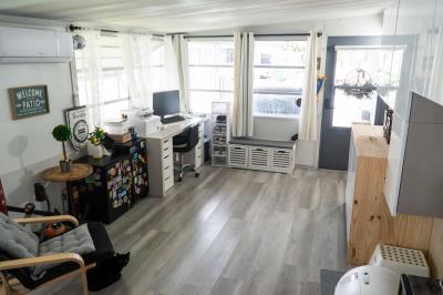 Photo 4 of 28 of home located at 10550 W State Road 84 Davie, FL 33324